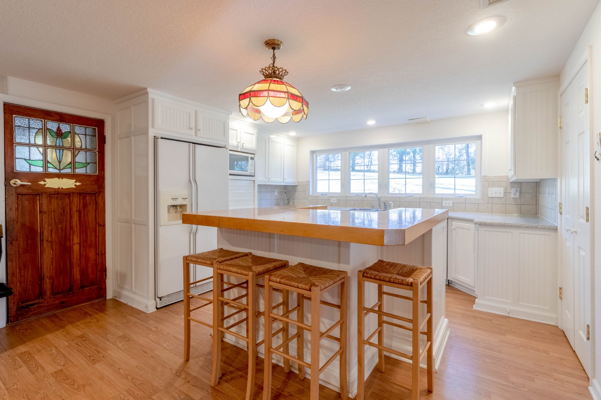 1441 Gratton Road Clarksville, TN 37043 - Photo 21 of 49 a view of a kitchen and dining room
