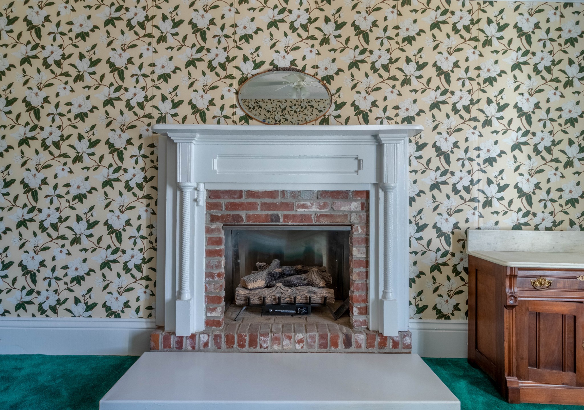 1441 Gratton Road Clarksville, TN 37043 - Photo 32 of 49 a living room with a fireplace
