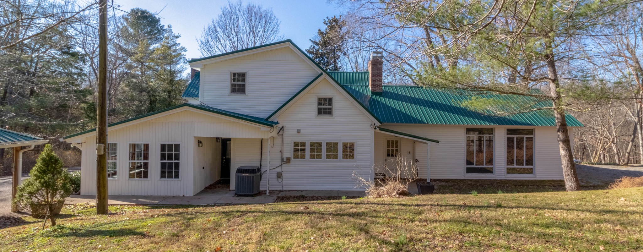 1441 Gratton Road Clarksville, TN 37043 - Photo 46 of 49 front view of a house with a yard