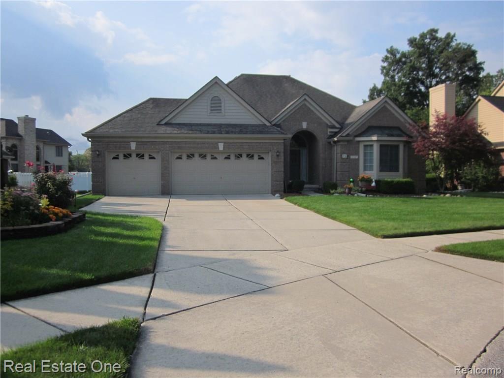 17347 Cross Winds Road Livonia, MI 48152 - Photo 7 of 31 IMG_0969.JPG
