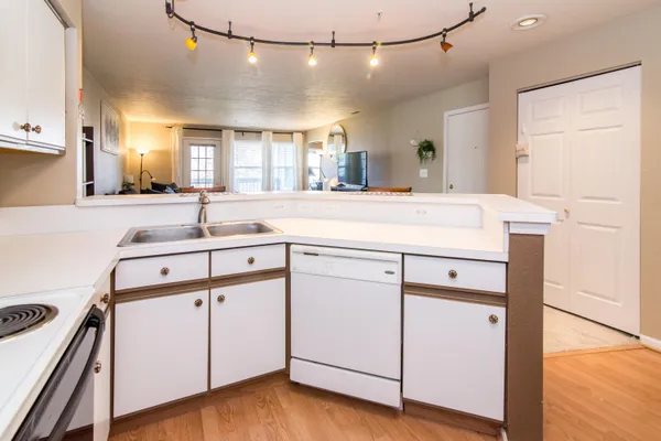 $256,500 | 1287 Millbrook Trail, Ann Arbor, MI 48108