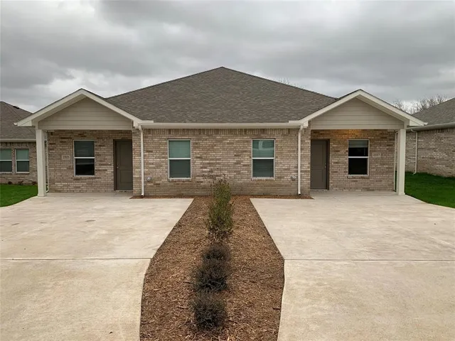 $1,350 | 2321 North Hickory Street, Sherman, TX 75092