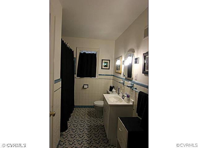 133 Beverly Road Ashland, VA 23005 - Photo 17 of 24 Bathroom