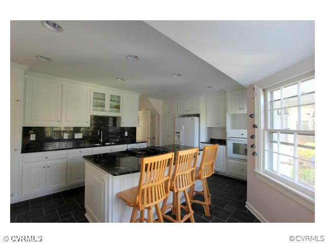 133 Beverly Road Ashland, VA 23005 - Photo 7 of 24 Kitchen