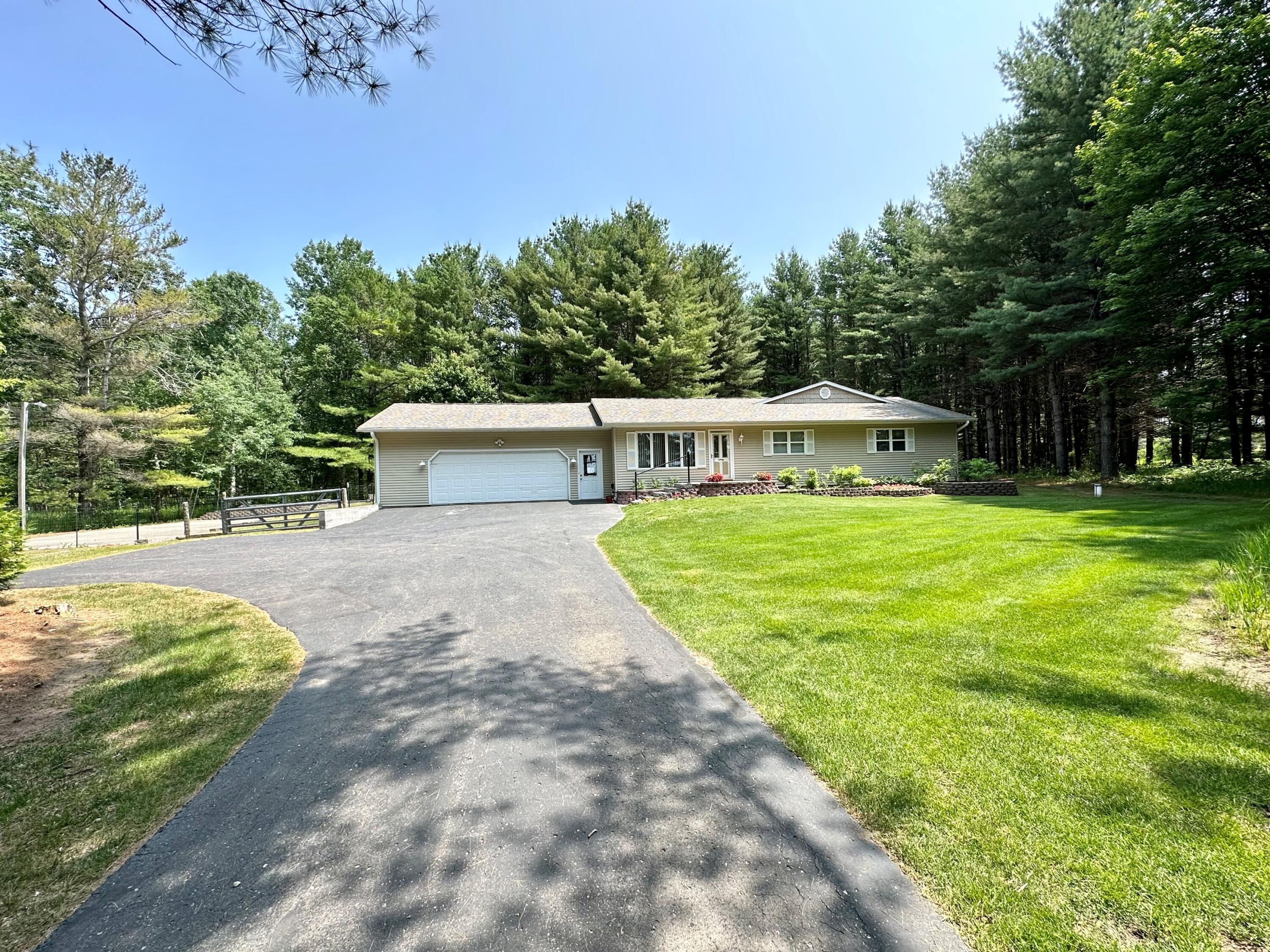11326 North Black River Road Cheboygan, MI 49721 - Photo 35 of 36 Gallery Image 35