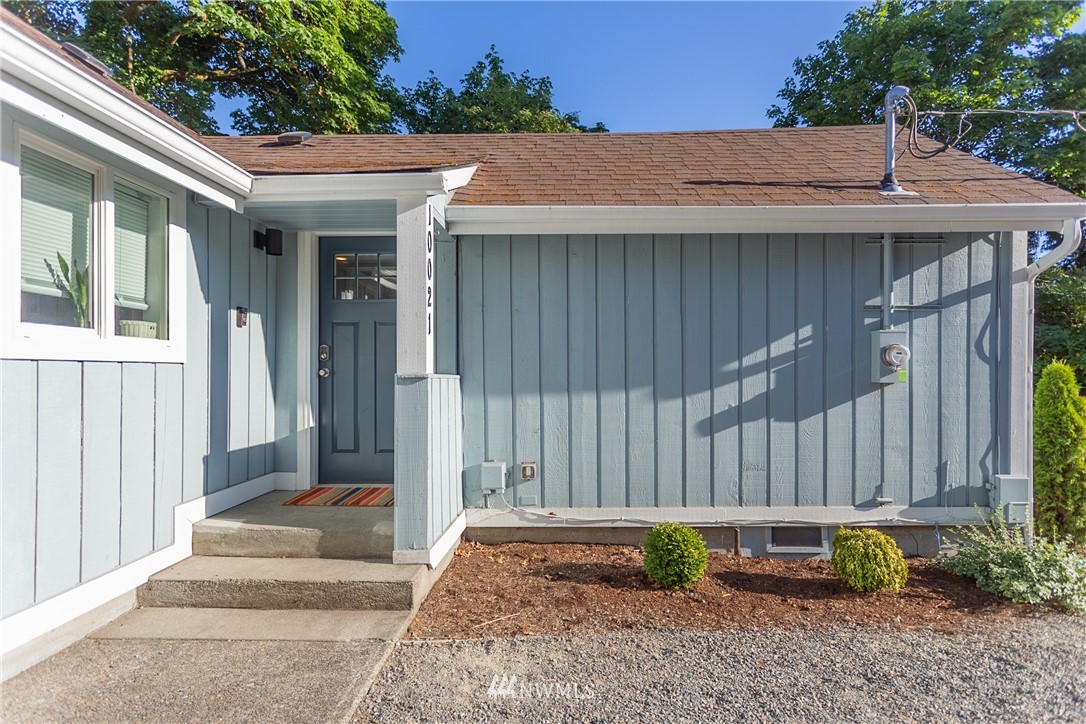 10021 Meadow Road Southwest Lakewood, WA 98499 - Photo 2 of 25 Gallery Image 2