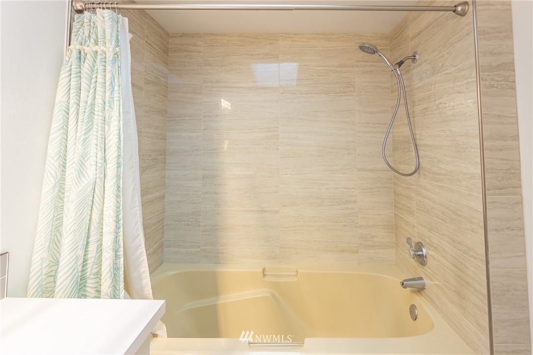 10021 Meadow Road Southwest Lakewood, WA 98499 - Photo 15 of 25 Gallery Image 15
