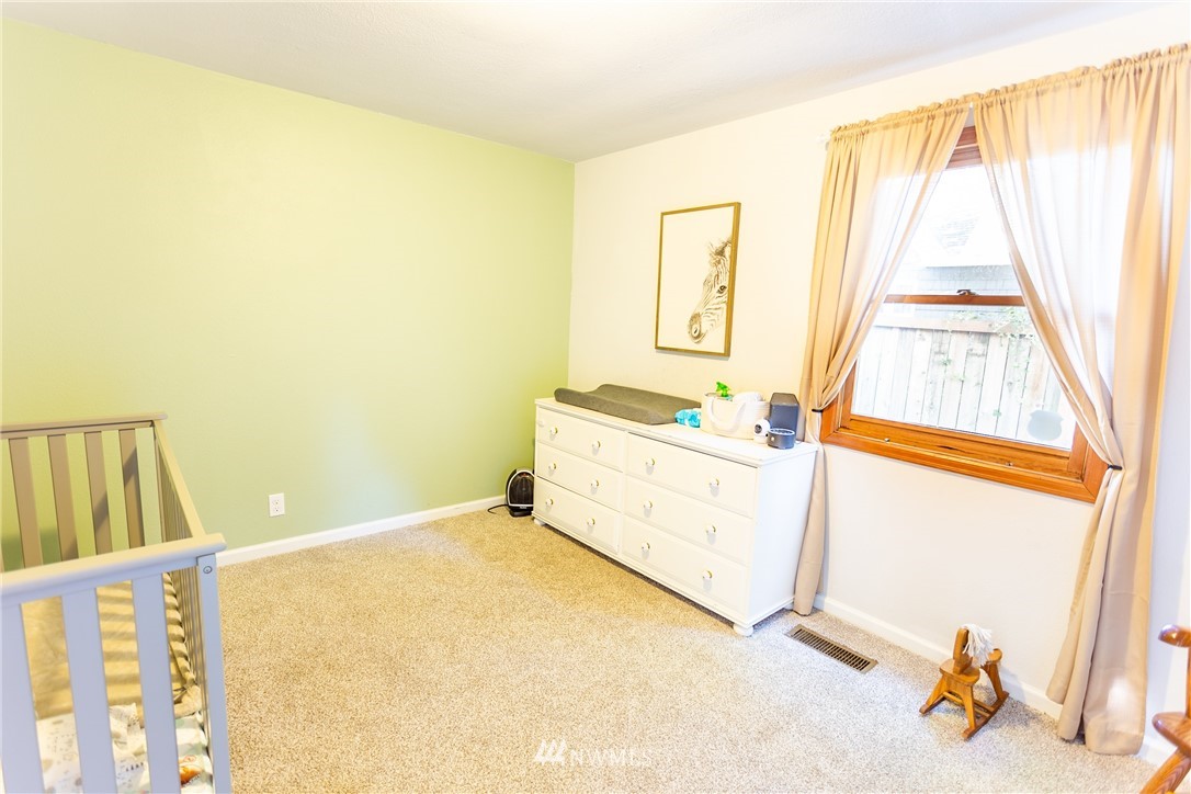 10021 Meadow Road Southwest Lakewood, WA 98499 - Photo 17 of 25 Gallery Image 17