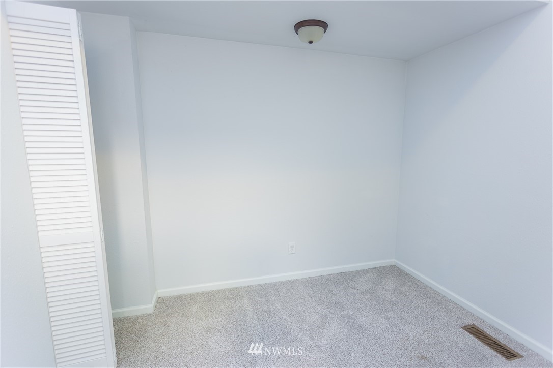 10021 Meadow Road Southwest Lakewood, WA 98499 - Photo 19 of 25 Gallery Image 19