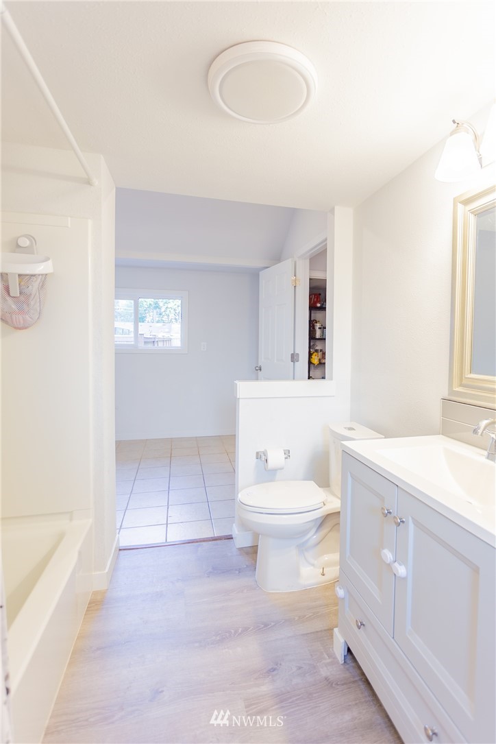 10021 Meadow Road Southwest Lakewood, WA 98499 - Photo 10 of 25 Gallery Image 10