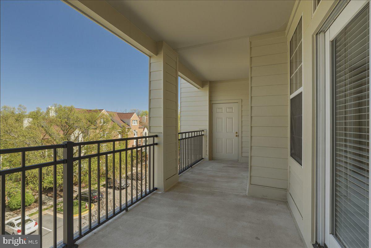 1304 F Garden Wall Circle Reston, VA 20194 - Photo 22 of 23 a view of a balcony