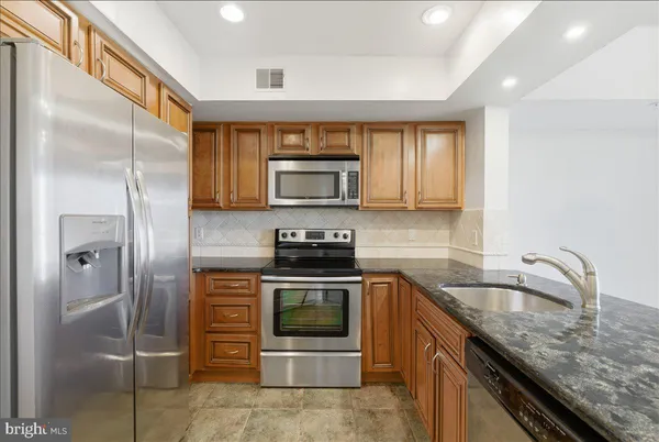 $3,100 | 1304 F Garden Wall Circle, Reston, VA 20194