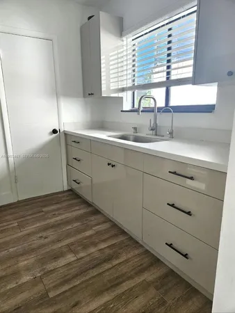 $5,800 | 3439 Percival Avenue, Miami, FL 33133