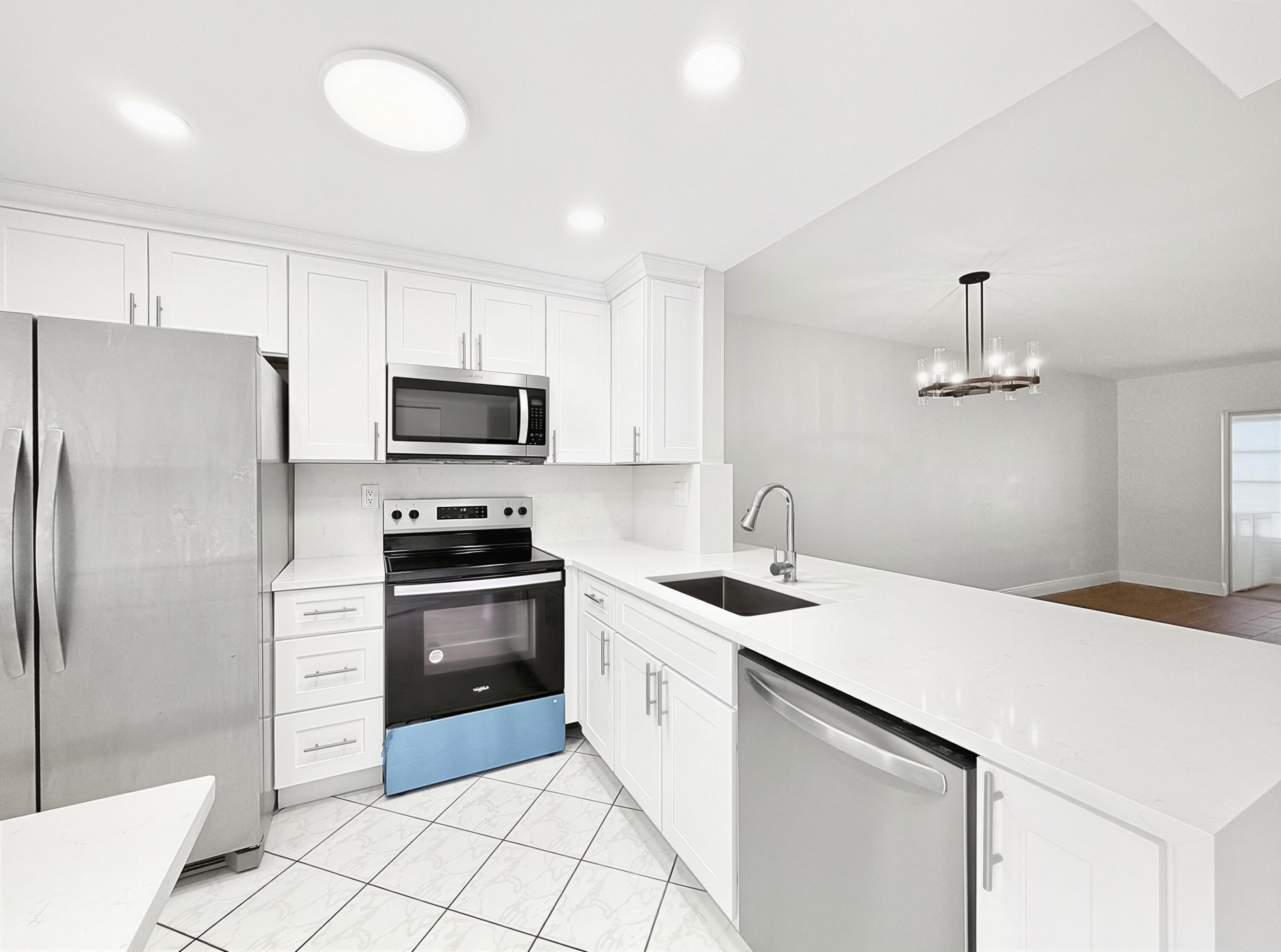9272 Southwest 3rd Street, Unit 404 Boca Raton, FL 33428 - Photo 2 of 20 2