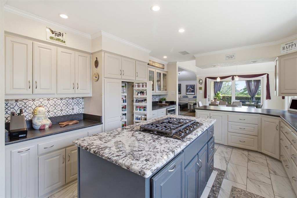 905 Crowley Road Arlington, TX 76012 - Photo 19 of 40