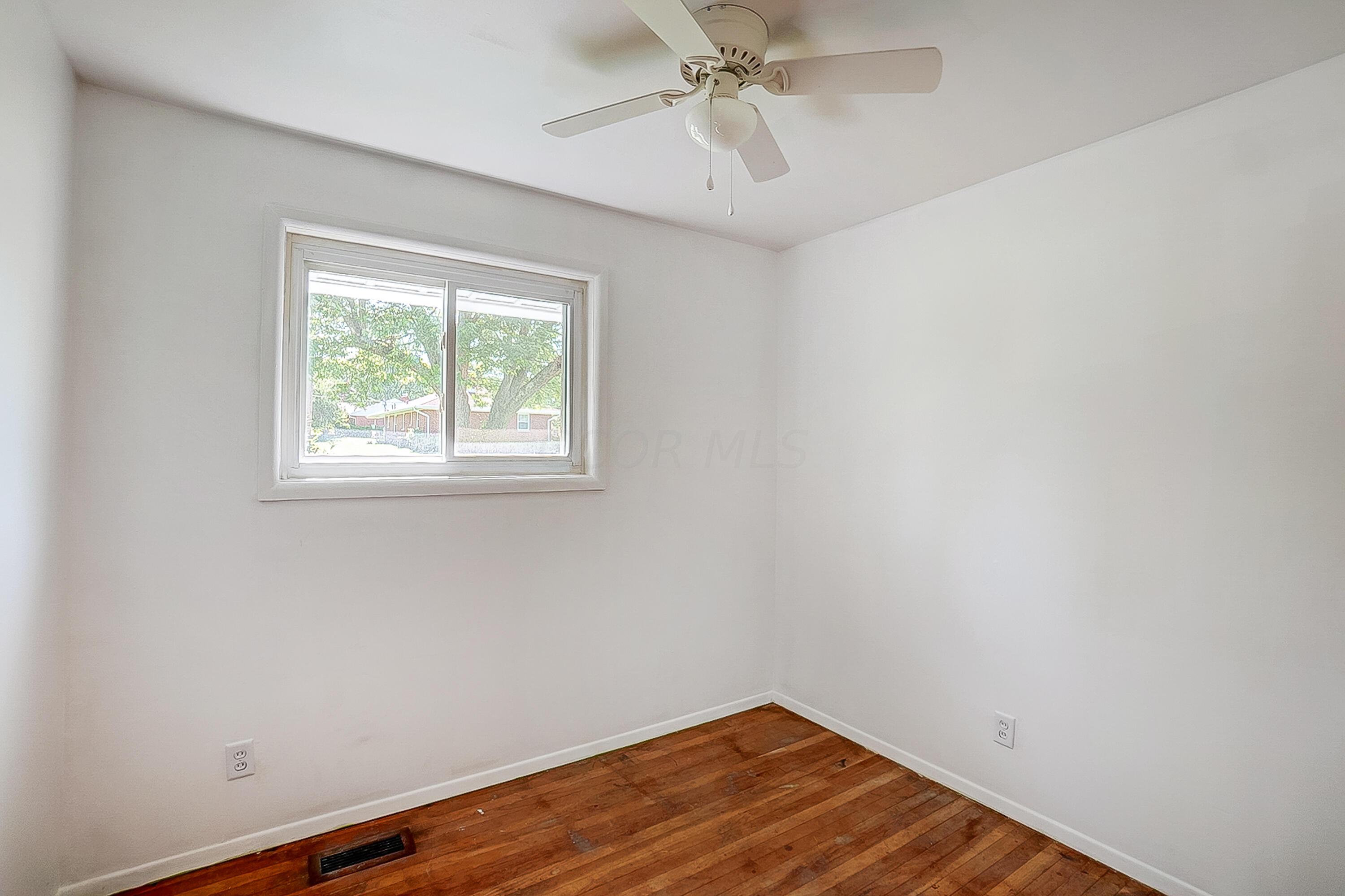 1589 Spaulding Road Dayton, OH 45432 - Photo 17 of 28 Bedroom 2