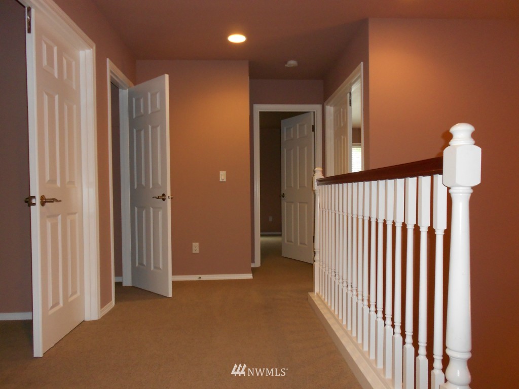 4029 Northeast 9th Place Renton, WA 98056 - Photo 11 of 15