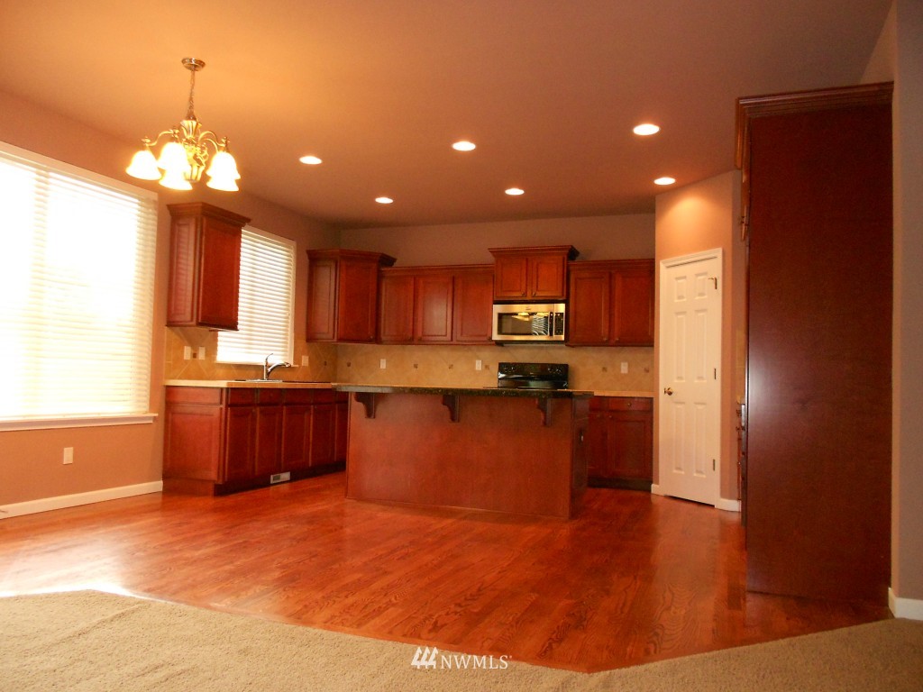 4029 Northeast 9th Place Renton, WA 98056 - Photo 4 of 15