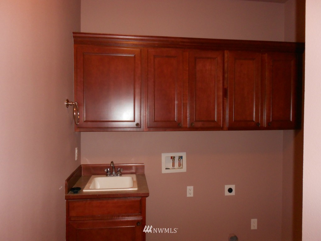 4029 Northeast 9th Place Renton, WA 98056 - Photo 9 of 15