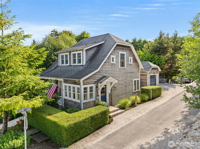 $889,999 | 7 Lupine Lane, Pacific Beach, WA 98571