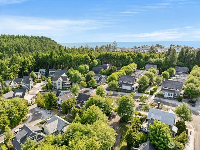 $889,999 | 7 Lupine Lane, Pacific Beach, WA 98571