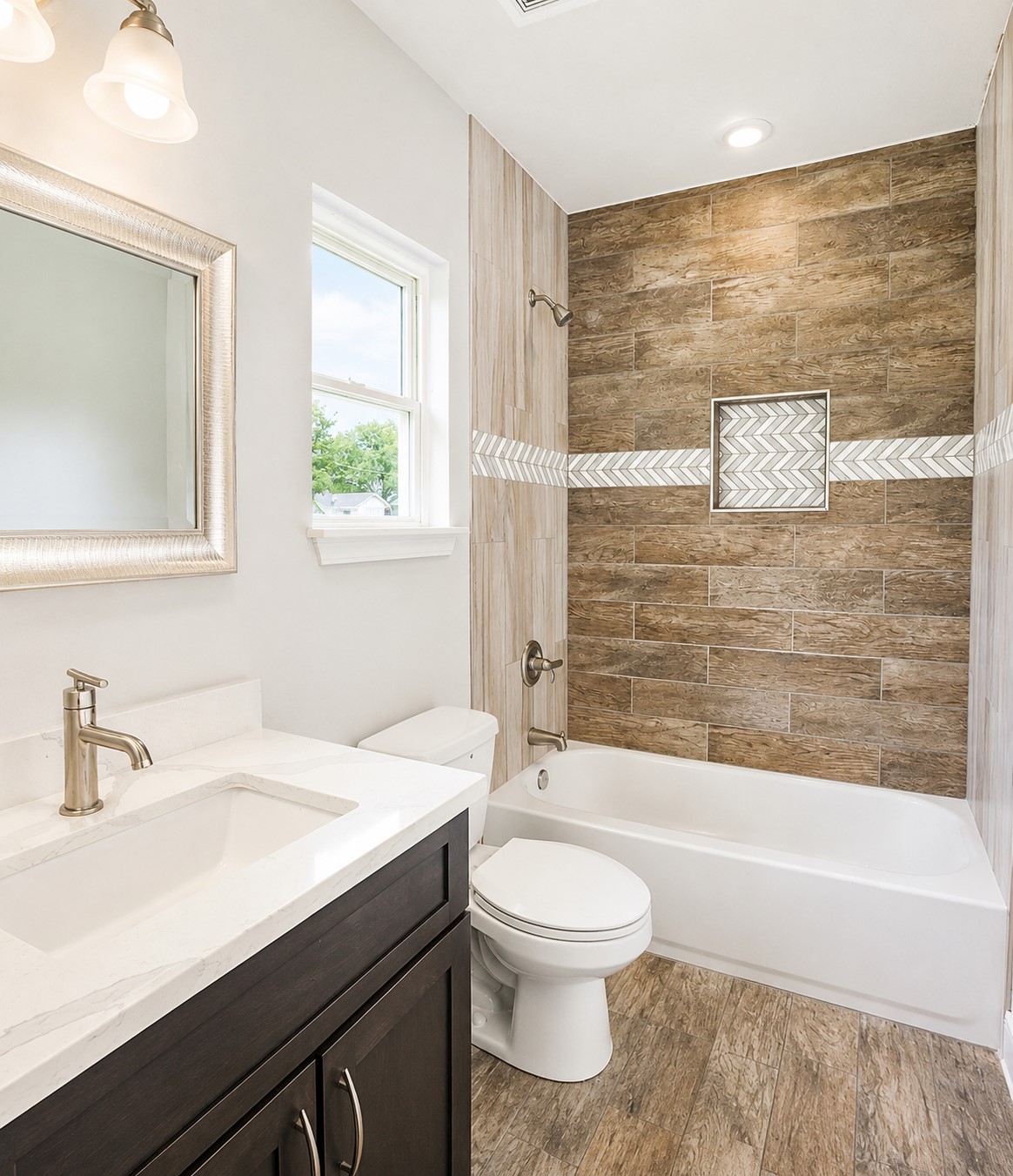 904 East Austin Street Luling, TX 78648 - Photo 9 of 12 Secondary Bath