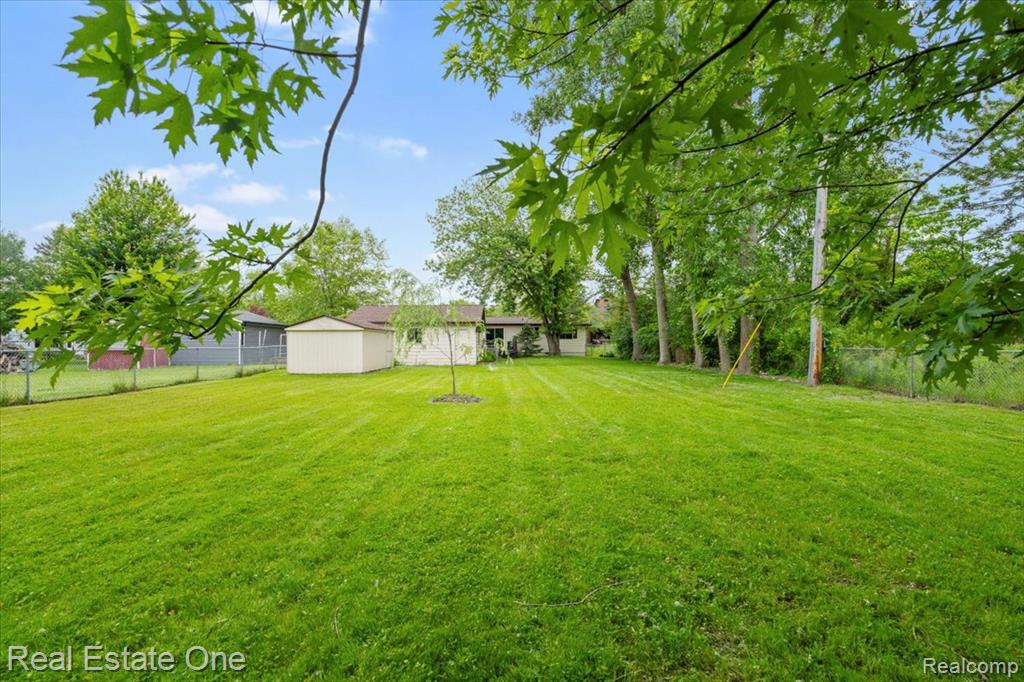 20558 Meridian Road Grosse Ile, MI 48138 - Photo 24 of 26