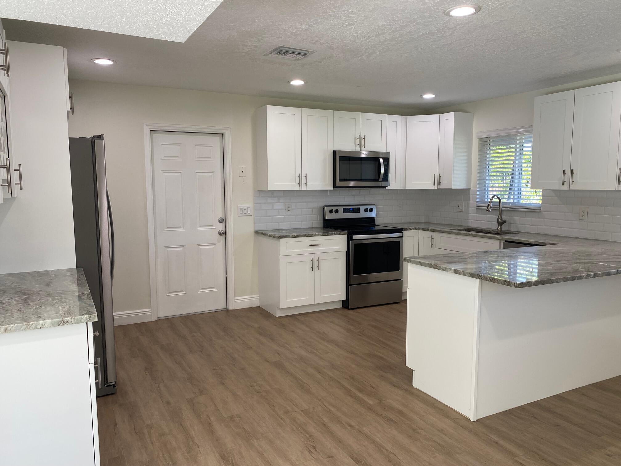 2751 Northeast 26th Terrace Boca Raton, FL 33431 - Photo 4 of 17 IMG_5845