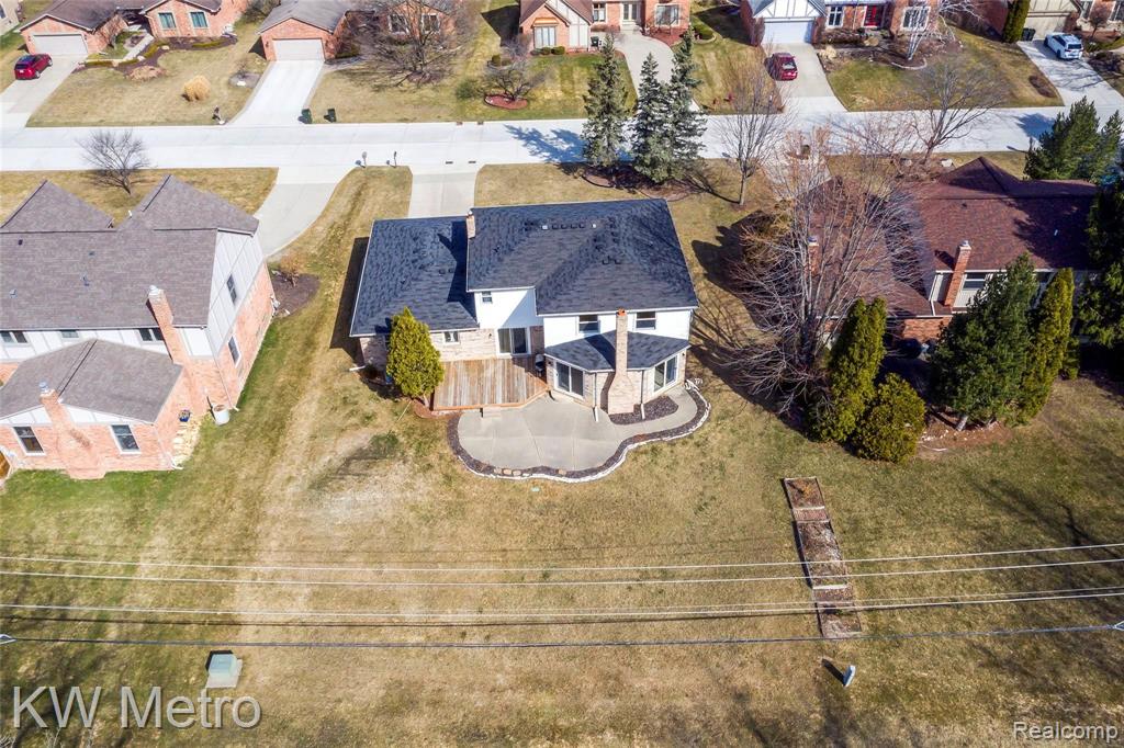 1722 Snowden Circle Rochester Hills, MI 48306 - Photo 3 of 39