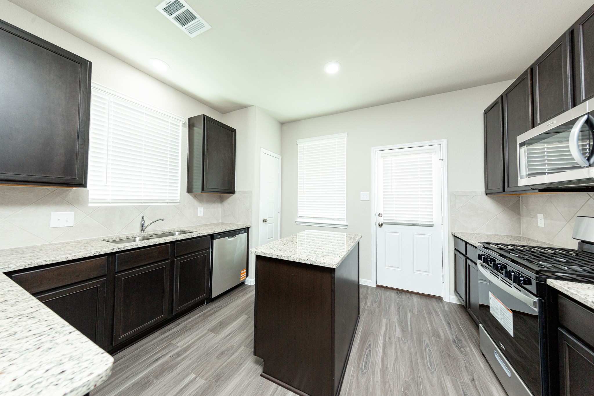 3014 Nickell Back Drive Conroe, TX 77301 - Photo 2 of 23