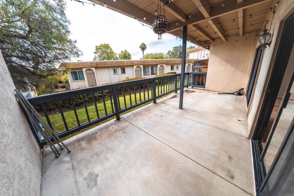 2374 Caringa Way Carlsbad, CA 92009 - Photo 4 of 41