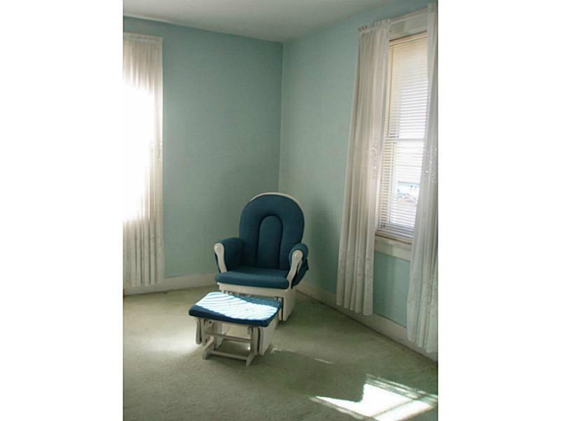 4117 Franklin Road Observatory Hill, PA 15214 - Photo 14 of 18 Bedroom. Light and bright in this bedroom.