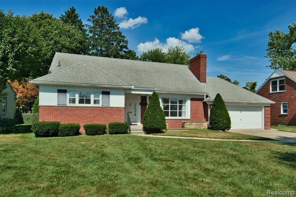 826 Shoreham Road Grosse Pointe Woods, MI 48236 - Photo 1 of 32
