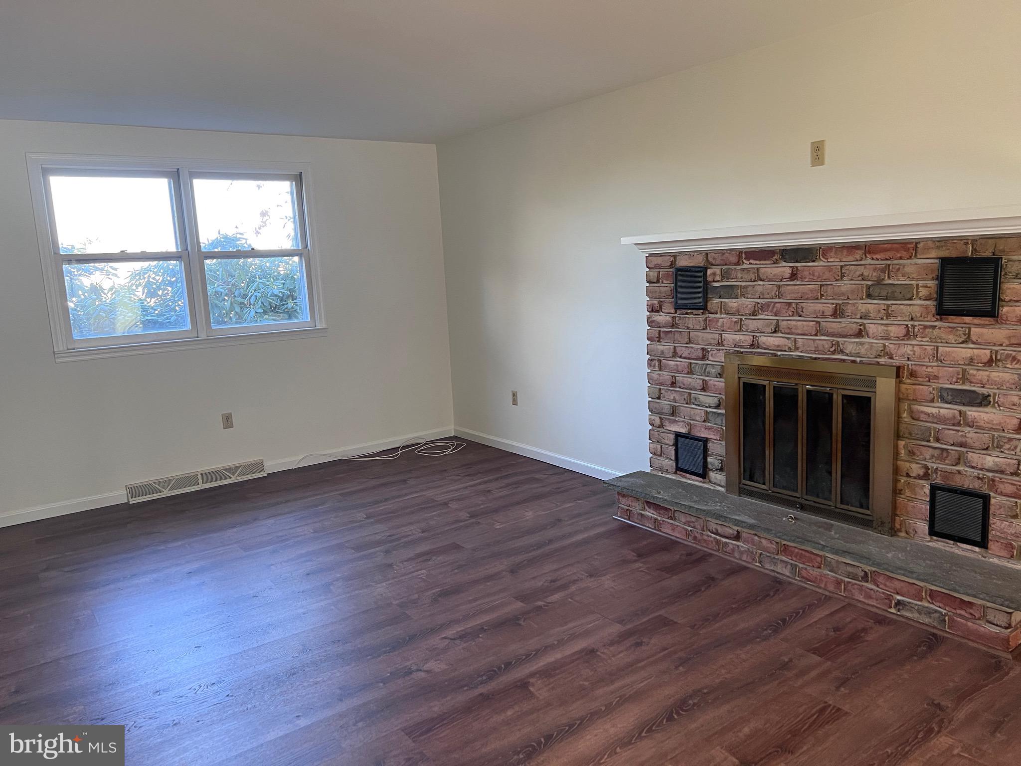 1118 Walters Road Pennsburg, PA 18073 - Photo 11 of 27 Gallery Image 11