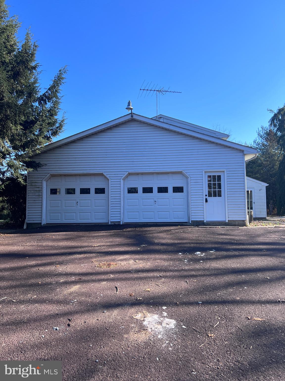 1118 Walters Road Pennsburg, PA 18073 - Photo 3 of 27 Gallery Image 3