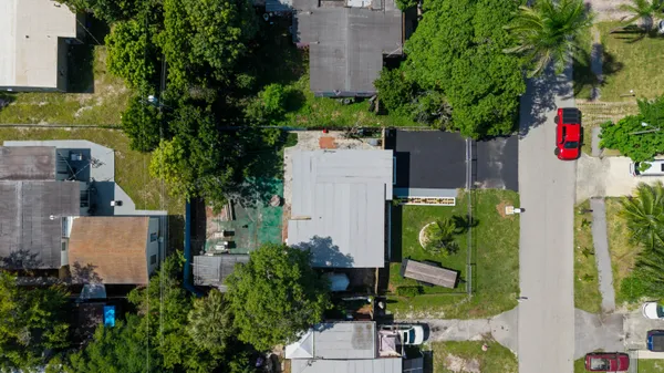 $400,000 | 200 Plum Tree Drive, Lake Worth, FL 33462