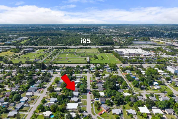 $400,000 | 200 Plum Tree Drive, Lake Worth, FL 33462