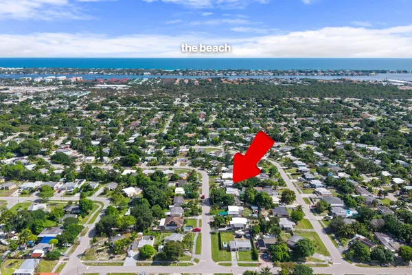 $400,000 | 200 Plum Tree Drive, Lake Worth, FL 33462