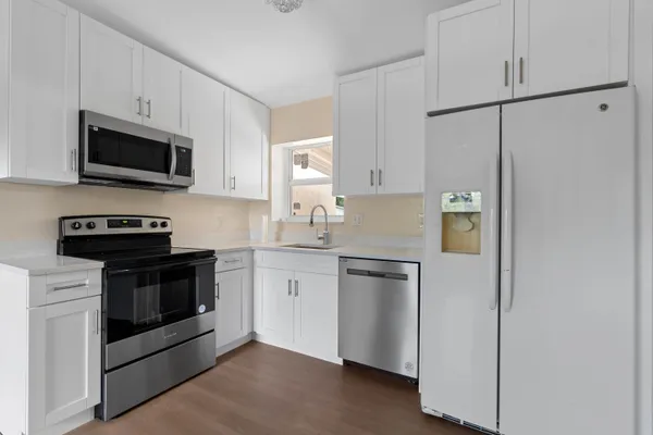 $400,000 | 200 Plum Tree Drive, Lake Worth, FL 33462