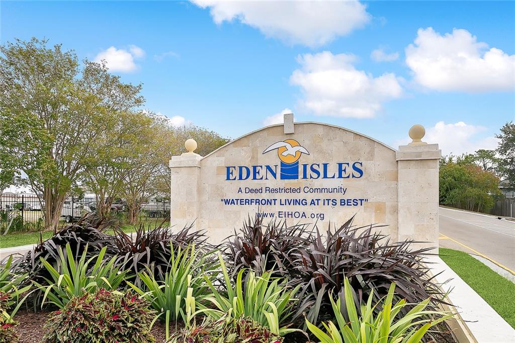 107 Barbara Lane Slidell, LA 70458 - Photo 2 of 25