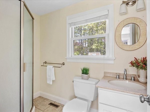 58 Burr Road Hingham, MA 02043 - Photo 16 of 38 Gallery Image 16