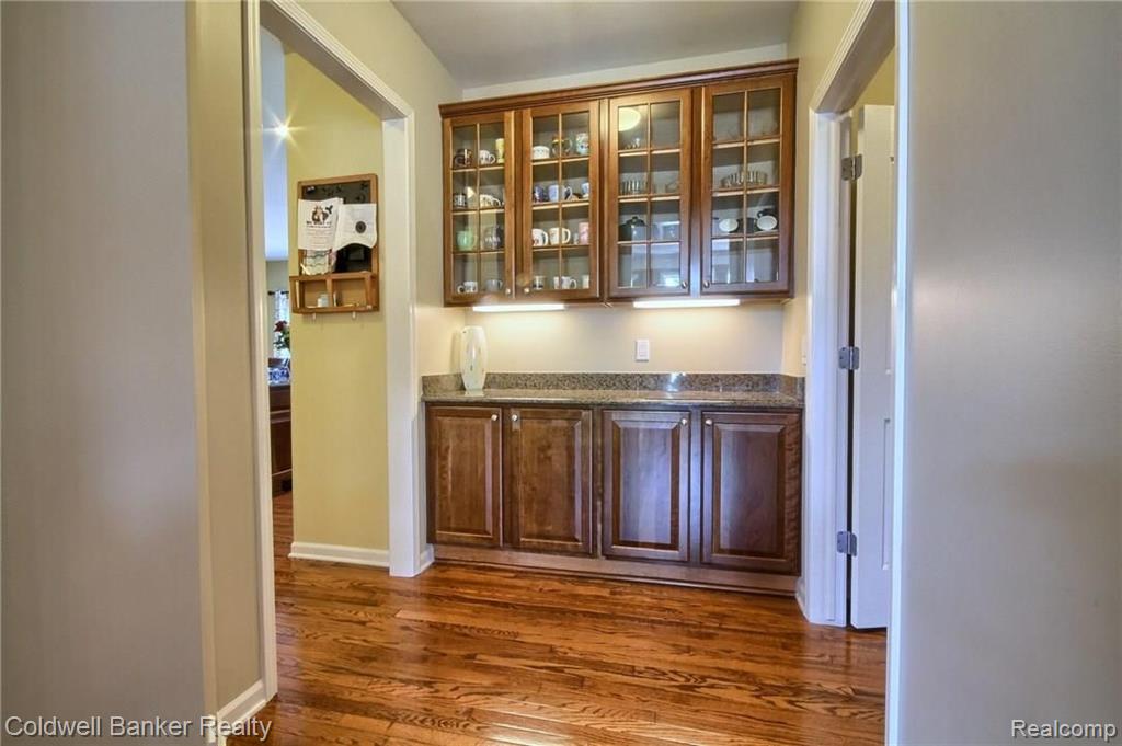1925 Trinity Road Canton, MI 48187 - Photo 12 of 36