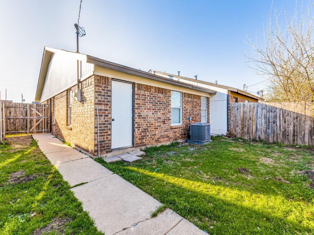 7457 Tiffany Meadows Lane Fort Worth, TX 76140 - Photo 15 of 18 a view of backyard with plants