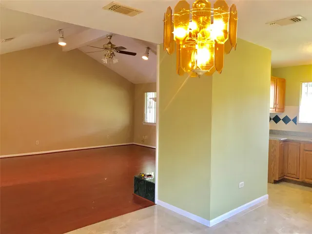 en view of a bathroom