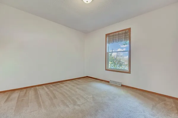 $549,000 | 70455 476th Avenue, Jackson, MN 56143