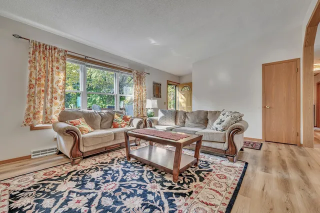 $549,000 | 70455 476th Avenue, Jackson, MN 56143