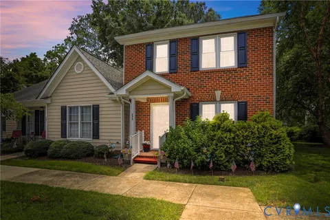 $299,000 | 299 Robinson Street, Unit 8, Ashland, VA 23005