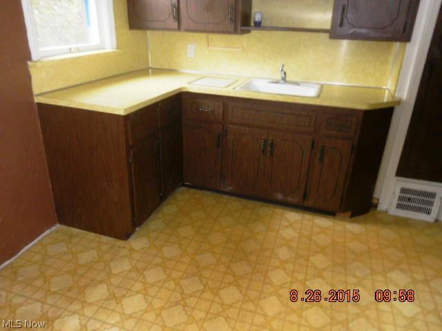 4193 Ellison Road Cleveland, OH 44121 - Photo 2 of 10