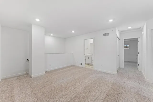 $354,960 | 5233 Long Pointe Pass, Woodbury, MN 55129