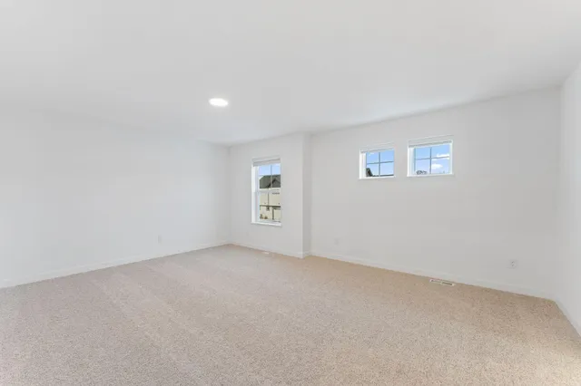 $354,960 | 5233 Long Pointe Pass, Woodbury, MN 55129